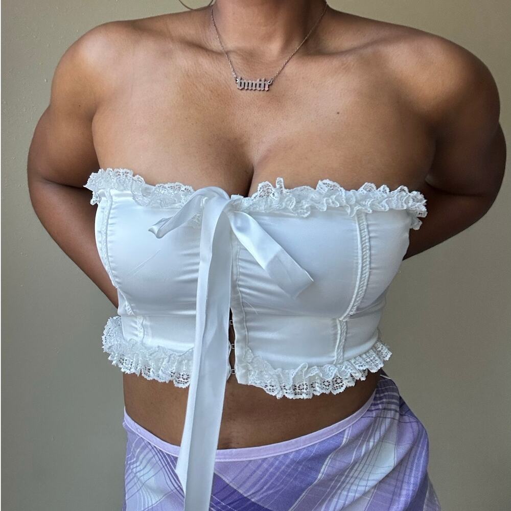 Hot and Delicious White Lace Trim Stretch Corset Crop Top Size Small